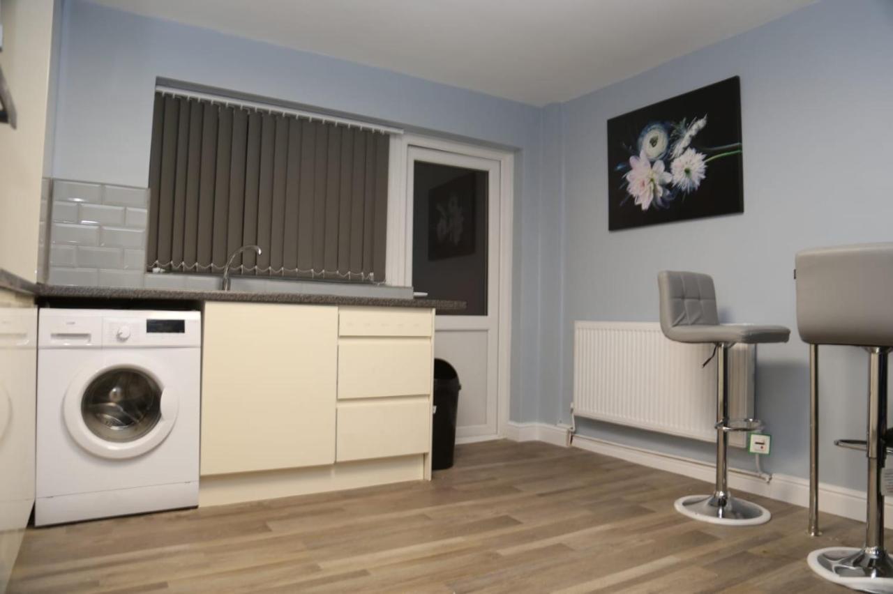 A A Guest Rooms Woolwich ลอนดอน ภายนอก รูปภาพ